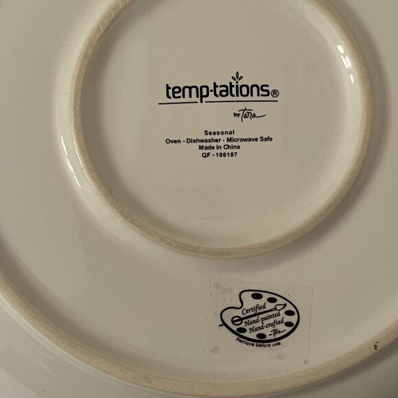 New Temp-tations Seasonal Salad Plate 8" Pawfetti Black Red Hearts Paw Prints - Picture 2 of 4